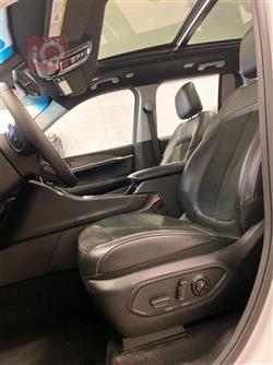 جیپ گراند شیرۆکی